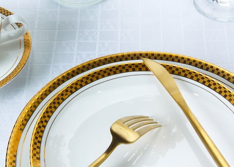 OEM ODM 8.25 Inch Ceramic White Plates With Gold Trim